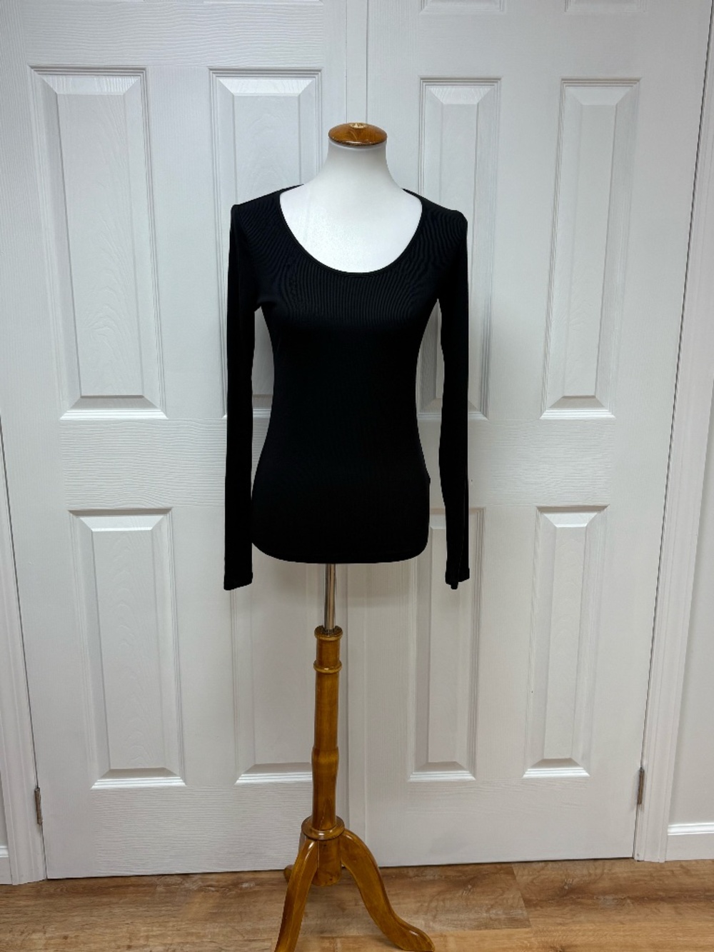 Vince Long Sleeve Deep Scoop Neck Top in Black - Size S.
